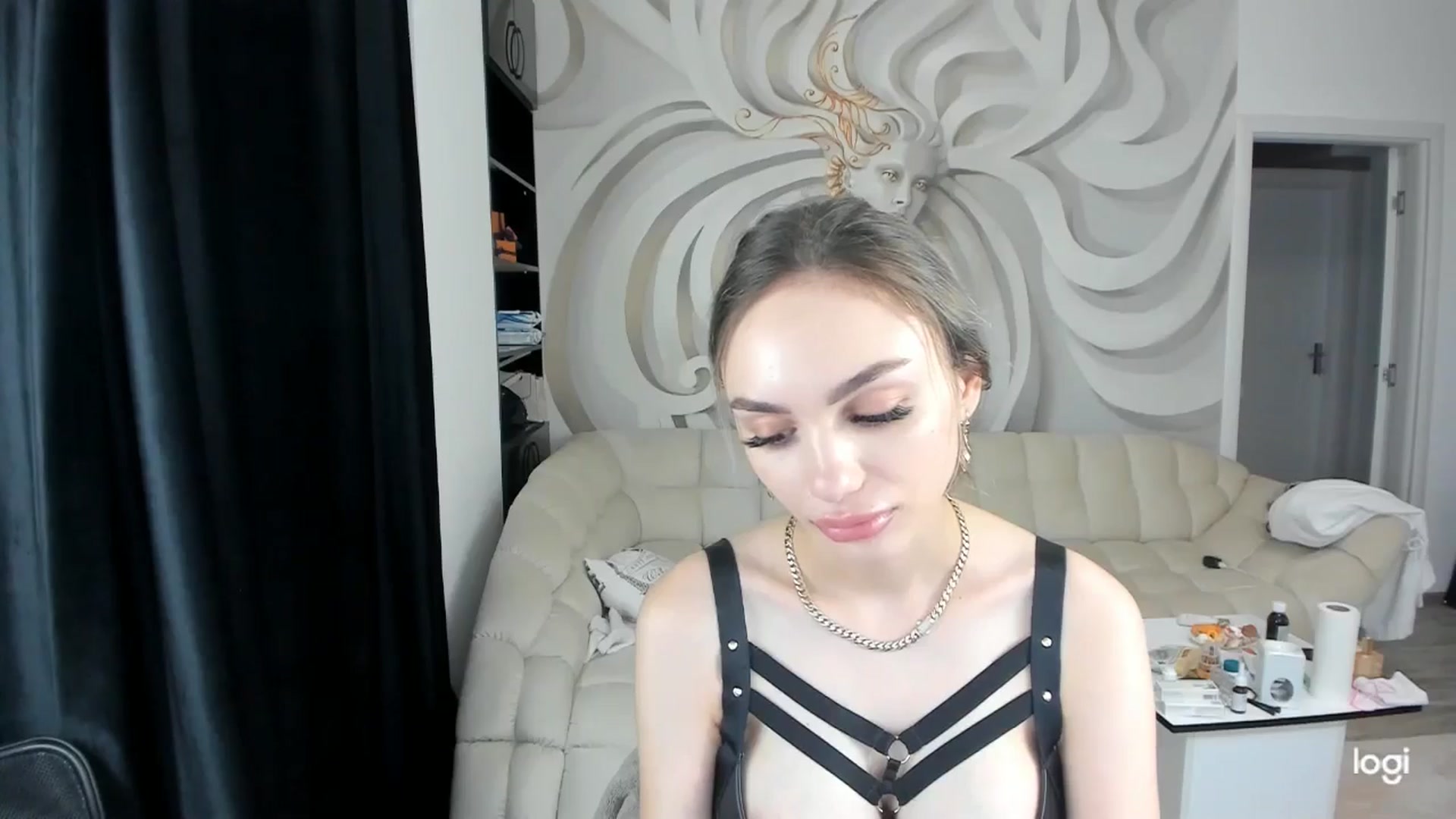 Gallery image thumbnail from HaleySweet18's myfreecams stream on, 07/20/2024, 04:20 image 16 of 20