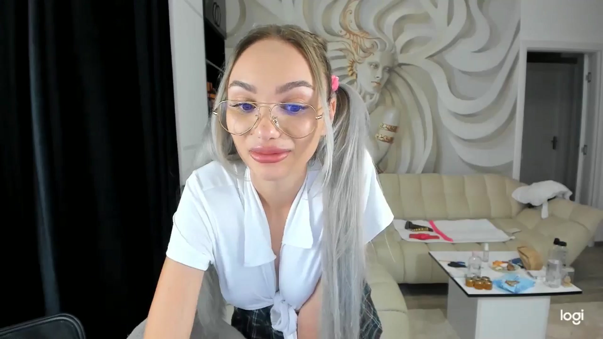 Gallery image thumbnail from HaleySweet18's myfreecams stream on, 08/05/2024, 22:37 image 8 of 20