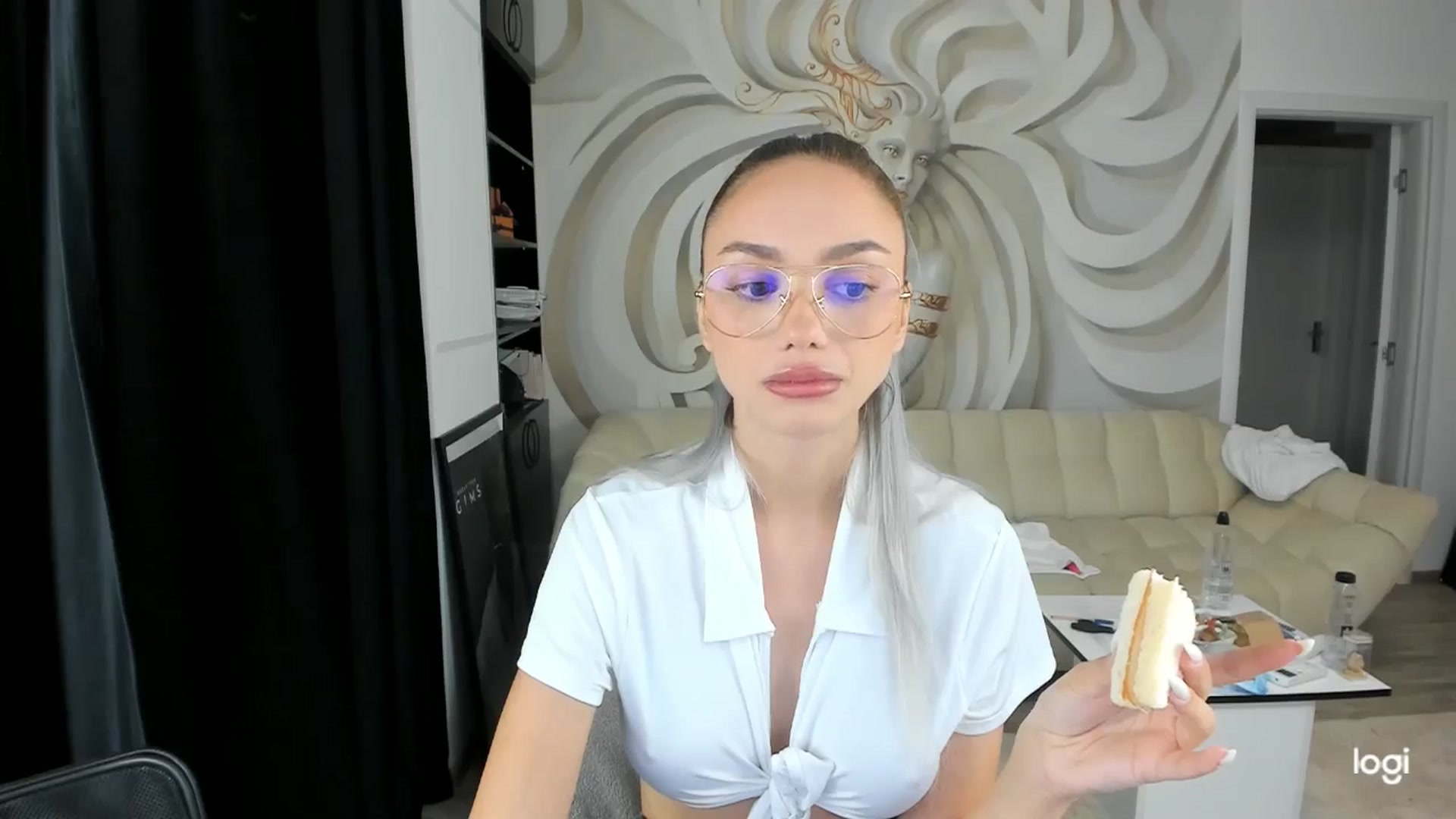 Gallery image thumbnail from HaleySweet18's myfreecams stream on, 08/06/2024, 20:04 image 13 of 20