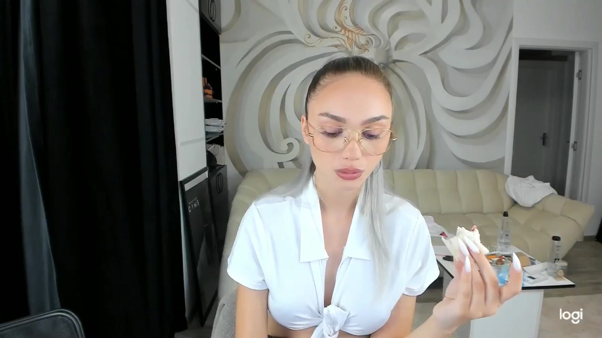 Gallery image thumbnail from HaleySweet18's myfreecams stream on, 08/06/2024, 20:04 image 14 of 20