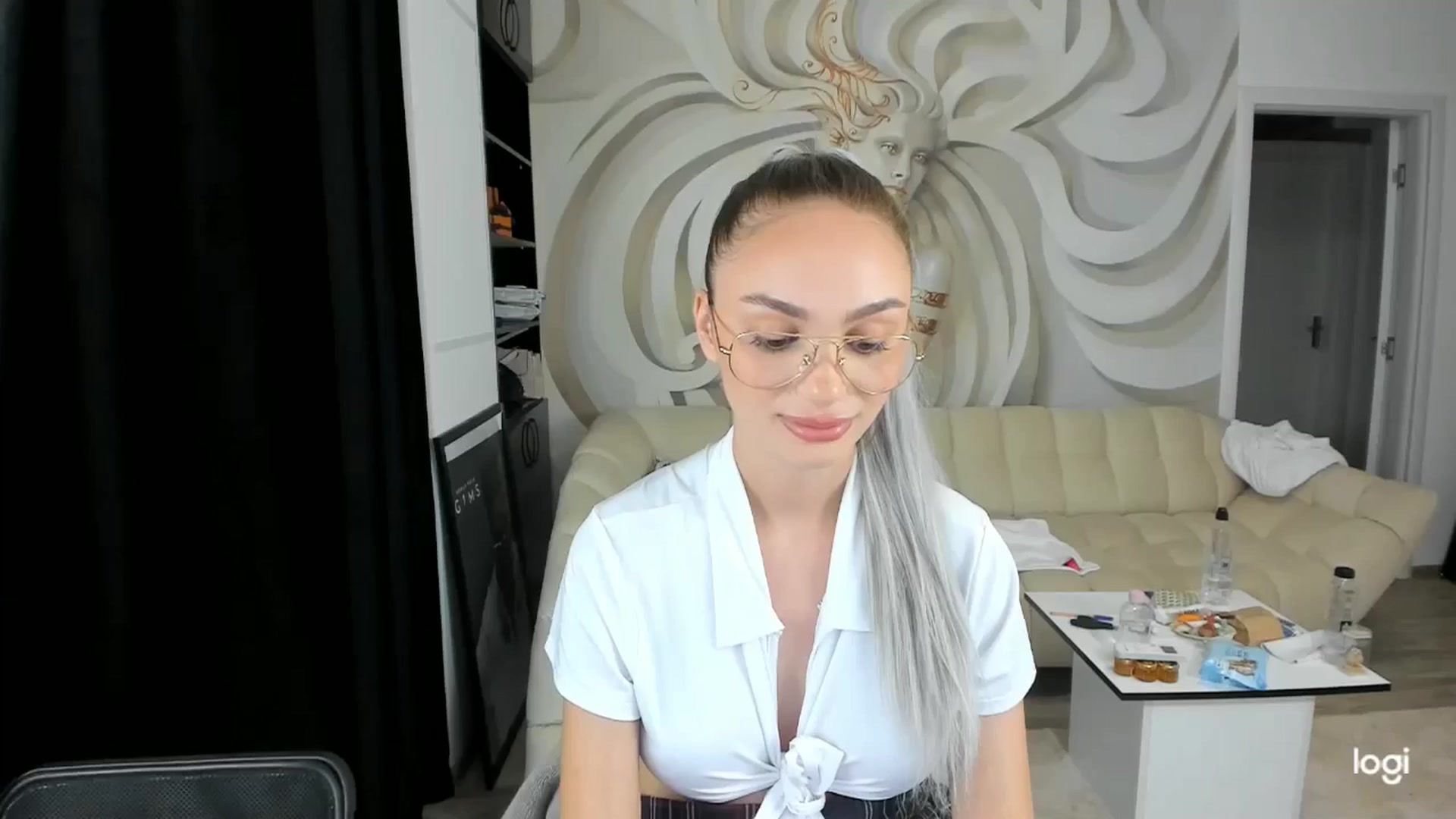 Gallery image thumbnail from HaleySweet18's myfreecams stream on, 08/06/2024, 22:10 image 15 of 20