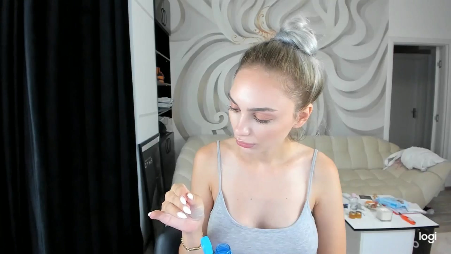 Gallery image thumbnail from HaleySweet18's myfreecams stream on, 08/15/2024, 21:17 image 13 of 20