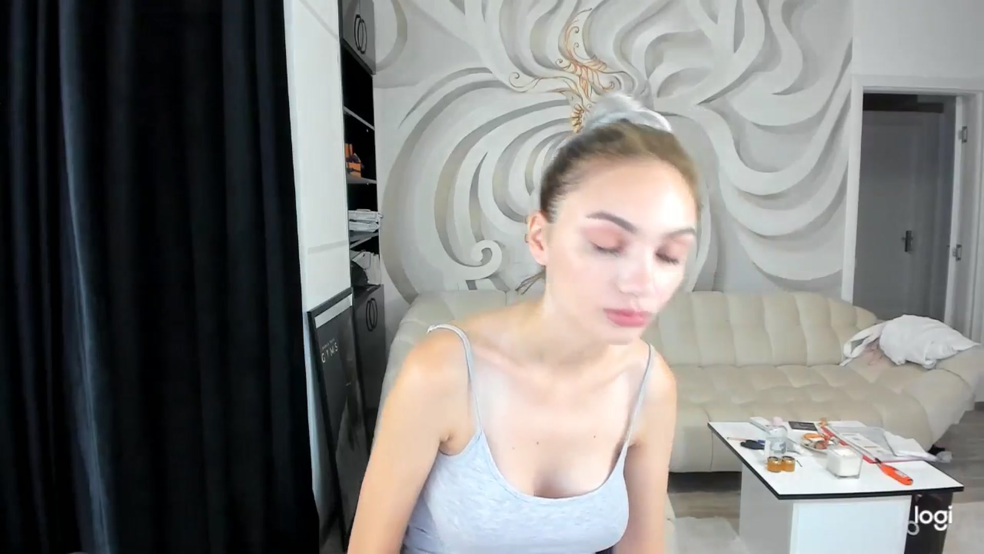Gallery image thumbnail from HaleySweet18's myfreecams stream on, 08/15/2024, 22:42 image 16 of 20