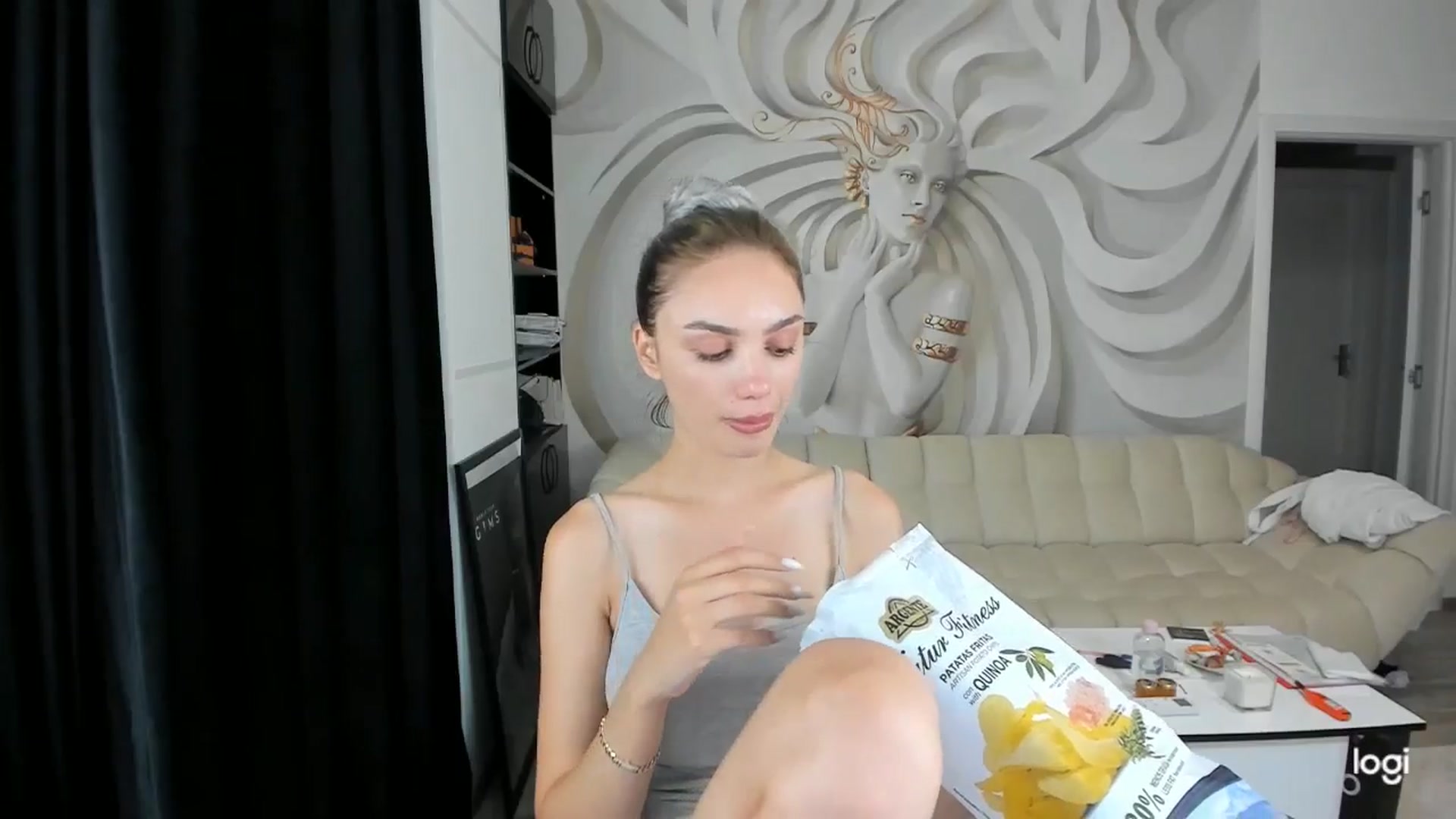 Gallery image thumbnail from HaleySweet18's myfreecams stream on, 08/16/2024, 03:54 image 6 of 20