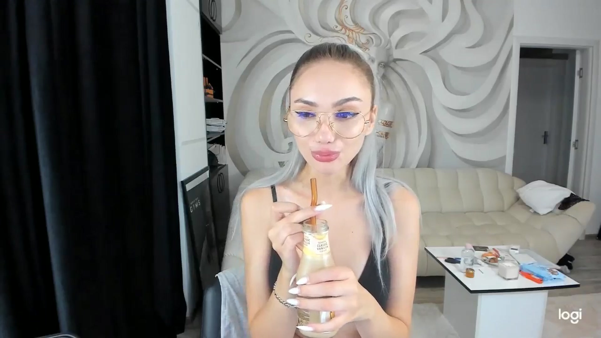 Gallery image thumbnail from HaleySweet18's myfreecams stream on, 08/21/2024, 23:04 image 3 of 20