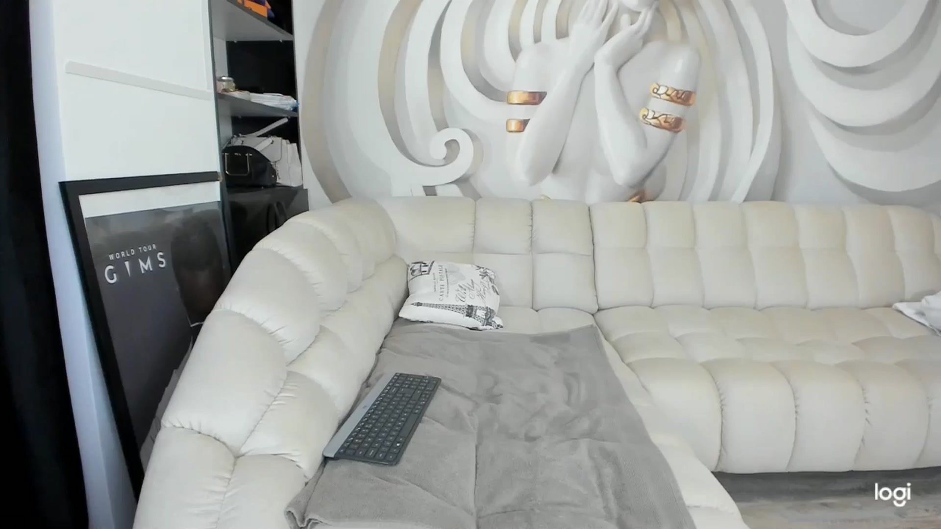 Gallery image thumbnail from HaleySweet18's myfreecams stream on, 08/29/2024, 01:35 image 15 of 20