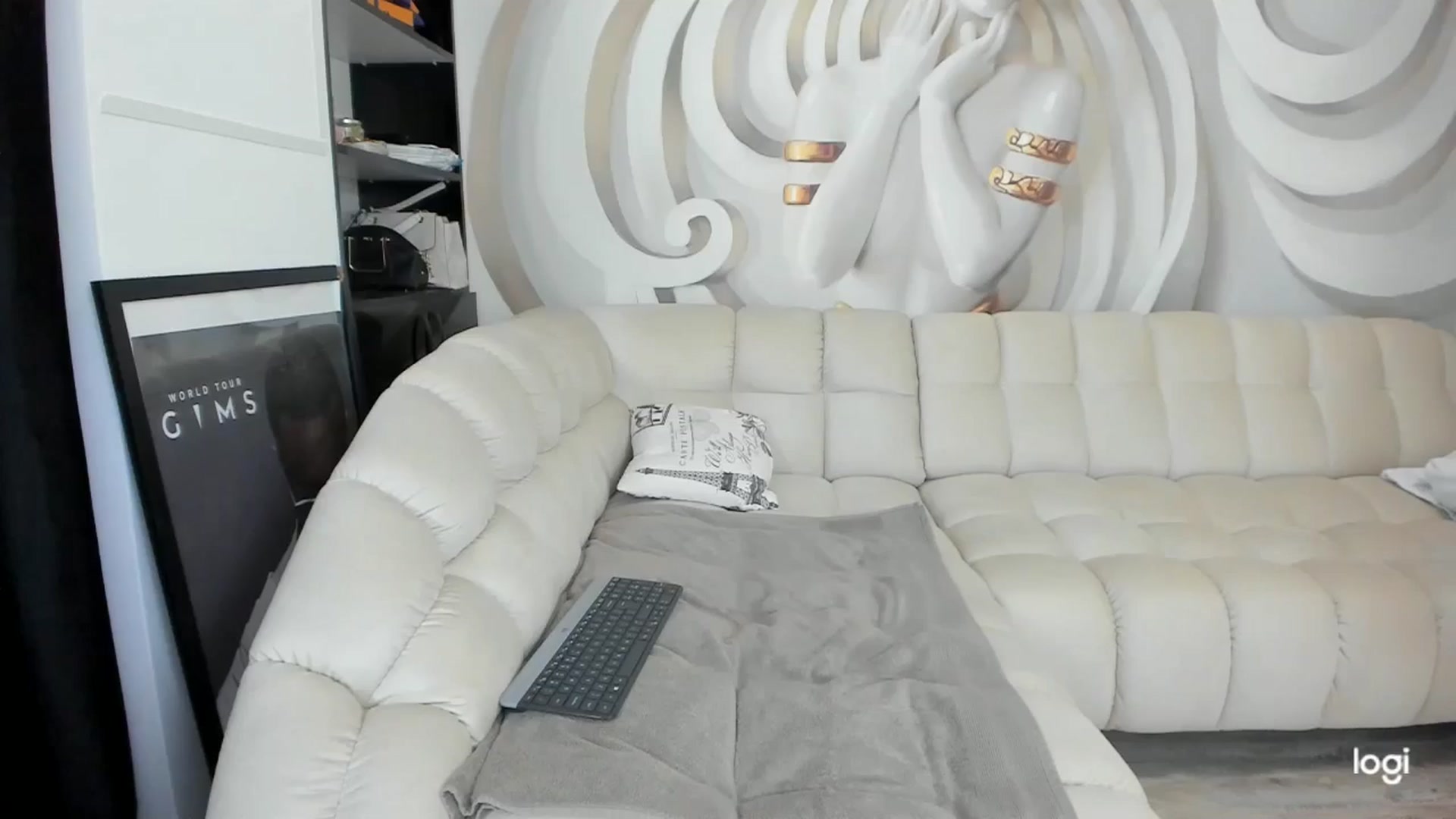 Gallery image thumbnail from HaleySweet18's myfreecams stream on, 08/29/2024, 01:35 image 16 of 20