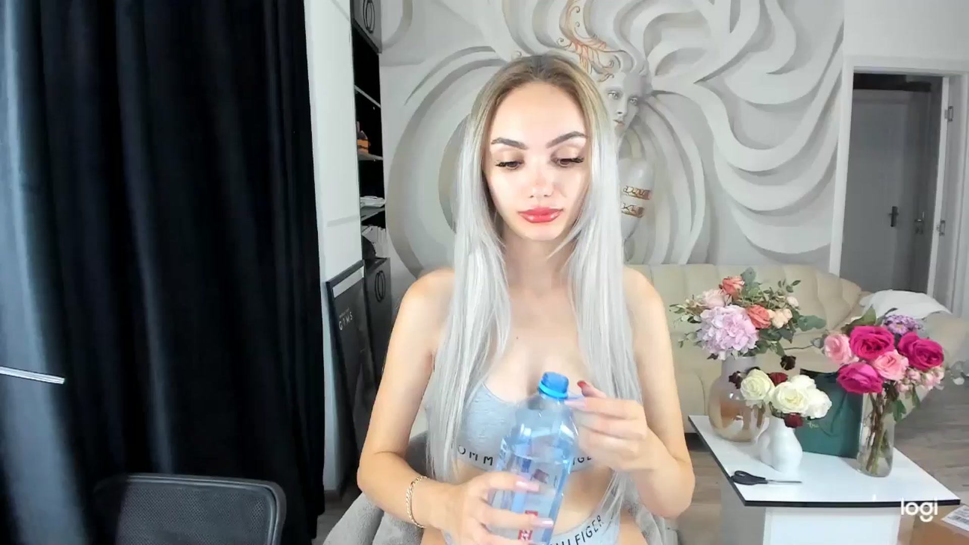 Gallery image thumbnail from HaleySweet18's myfreecams stream on, 09/03/2024, 22:58 image 13 of 20