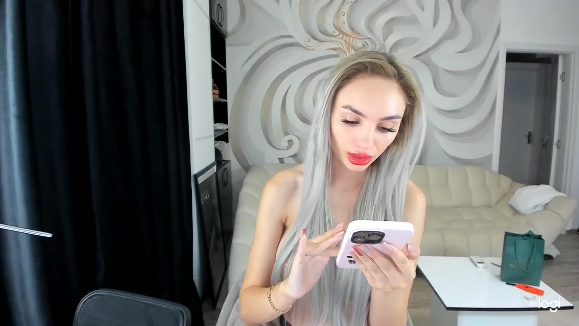 Gallery image thumbnail from HaleySweet18's myfreecams stream on, 09/08/2024, 04:00 image 10 of 20