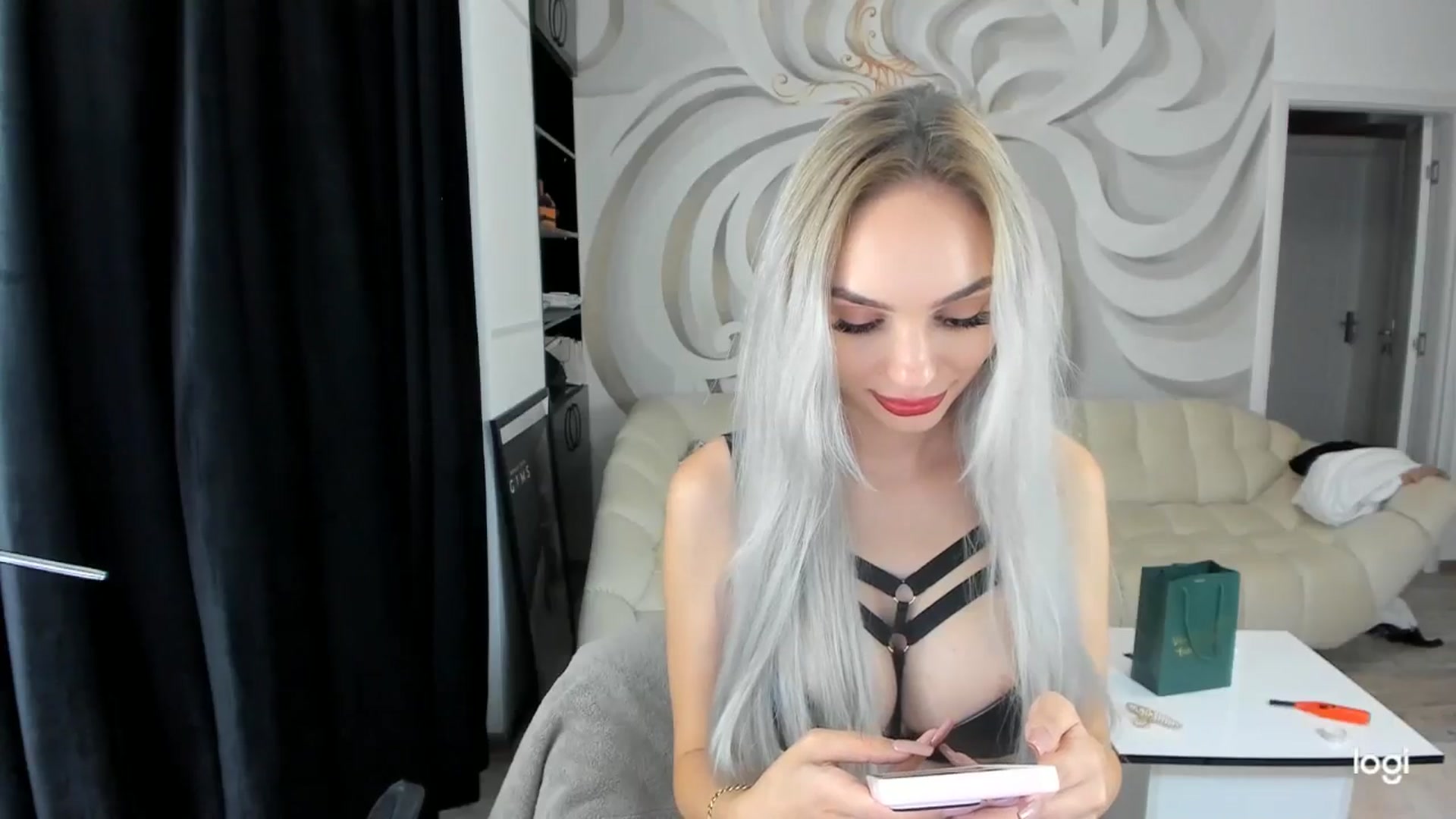 Gallery image thumbnail from HaleySweet18's myfreecams stream on, 09/11/2024, 22:07 image 9 of 20