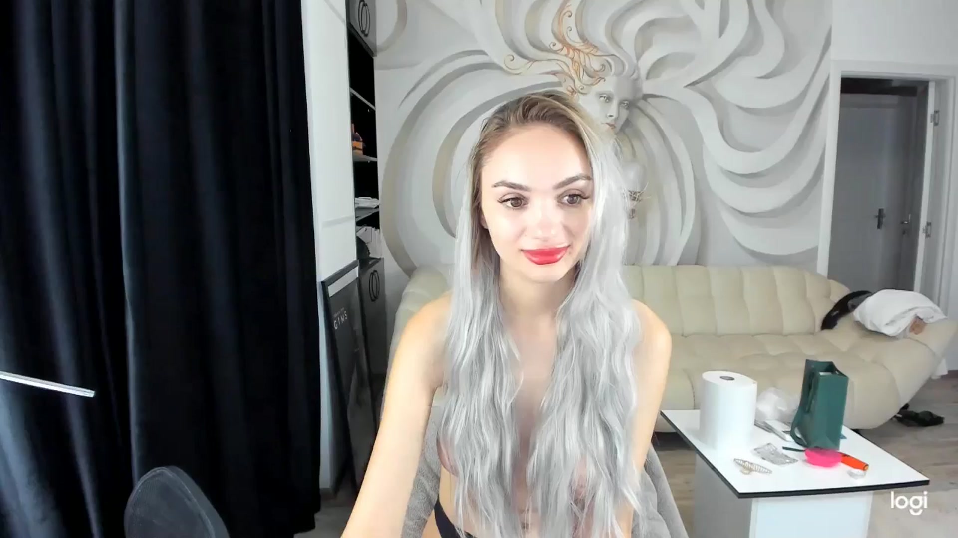 Gallery image thumbnail from HaleySweet18's myfreecams stream on, 09/16/2024, 03:42 image 19 of 20