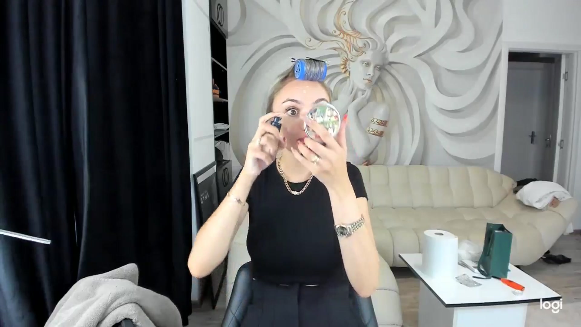 Gallery image thumbnail from HaleySweet18's myfreecams stream on, 09/16/2024, 06:21 image 5 of 20