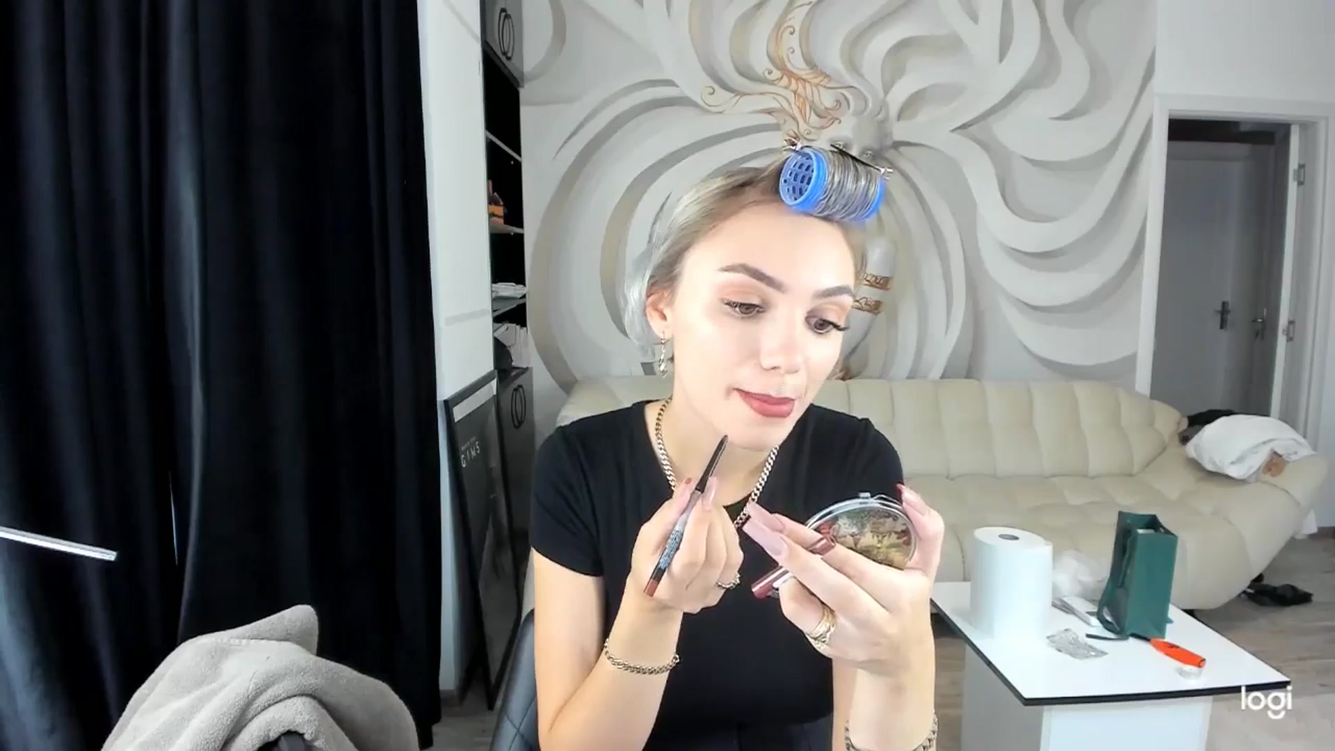 Gallery image thumbnail from HaleySweet18's myfreecams stream on, 09/16/2024, 06:21 image 11 of 20