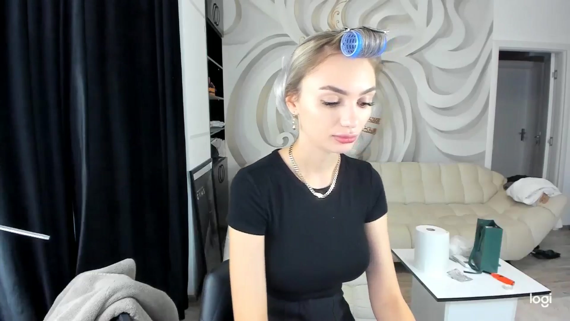 Gallery image thumbnail from HaleySweet18's myfreecams stream on, 09/16/2024, 06:21 image 8 of 20