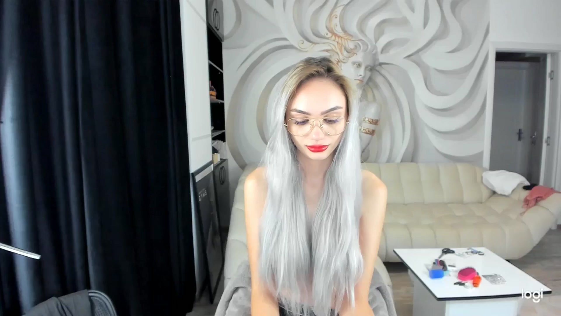 Gallery image thumbnail from HaleySweet18's myfreecams stream on, 09/27/2024, 24:27 image 7 of 20