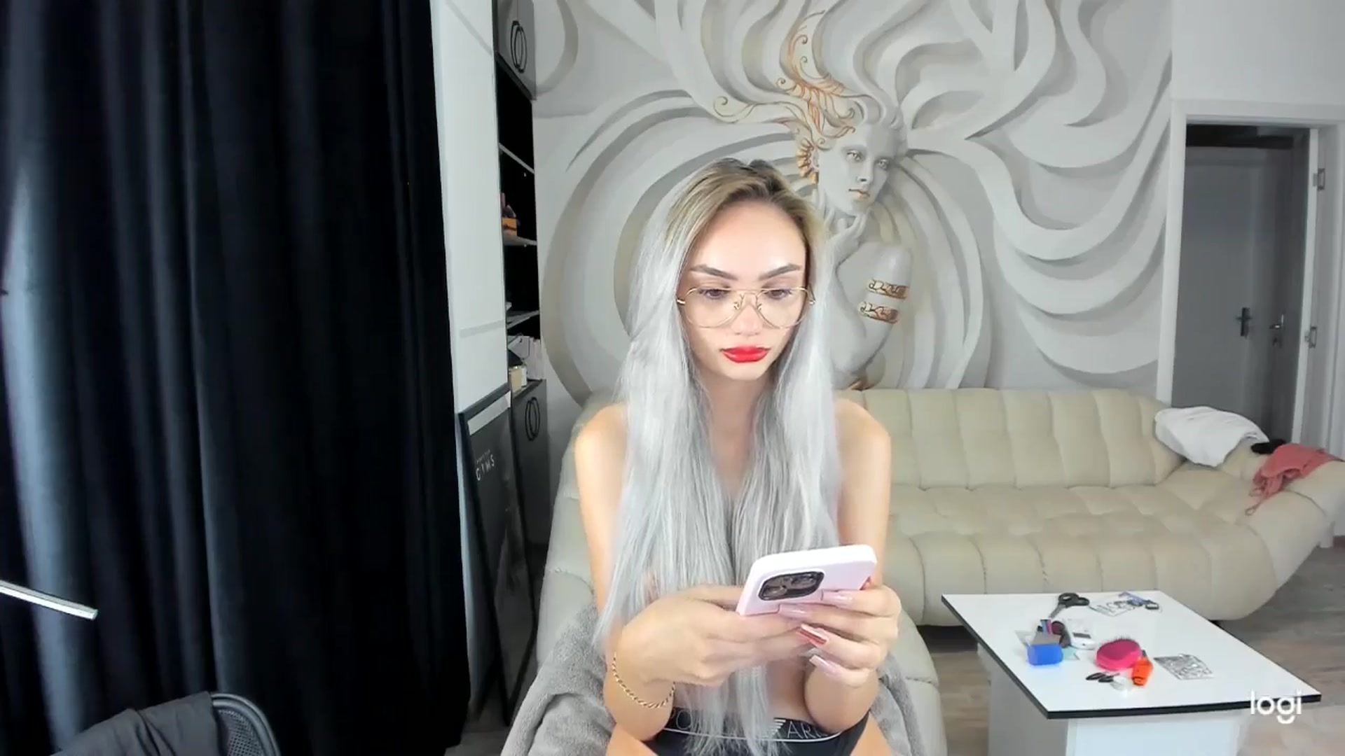 Gallery image thumbnail from HaleySweet18's myfreecams stream on, 09/27/2024, 24:27 image 20 of 20