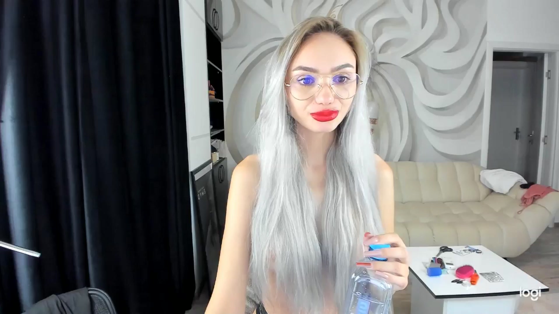 Gallery image thumbnail from HaleySweet18's myfreecams stream on, 09/27/2024, 24:27 image 5 of 20