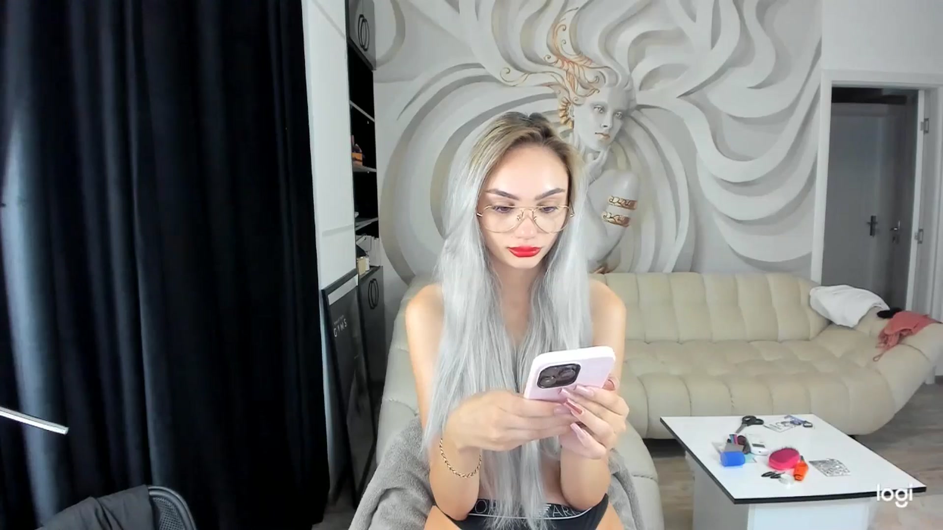 Gallery image thumbnail from HaleySweet18's myfreecams stream on, 09/27/2024, 24:27 image 18 of 20
