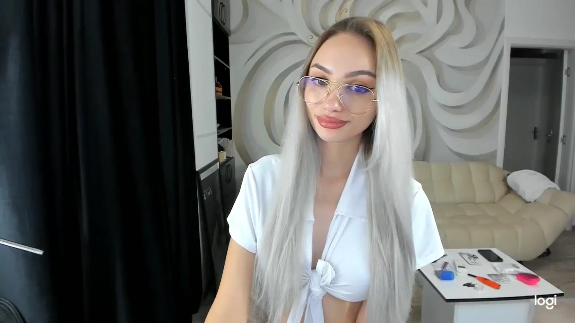 Gallery image thumbnail from HaleySweet18's myfreecams stream on, 09/28/2024, 21:36 image 17 of 20