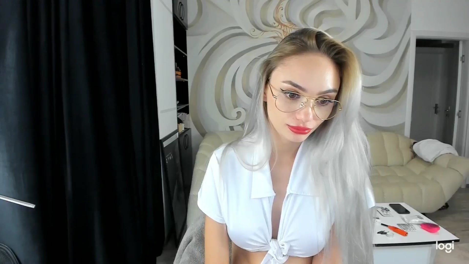 Gallery image thumbnail from HaleySweet18's myfreecams stream on, 09/29/2024, 01:18 image 3 of 20