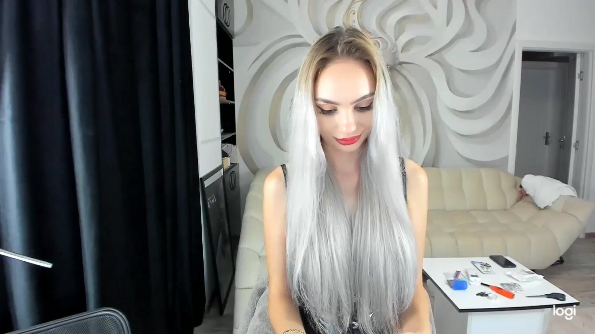 Gallery image thumbnail from HaleySweet18's myfreecams stream on, 09/29/2024, 21:38 image 4 of 20