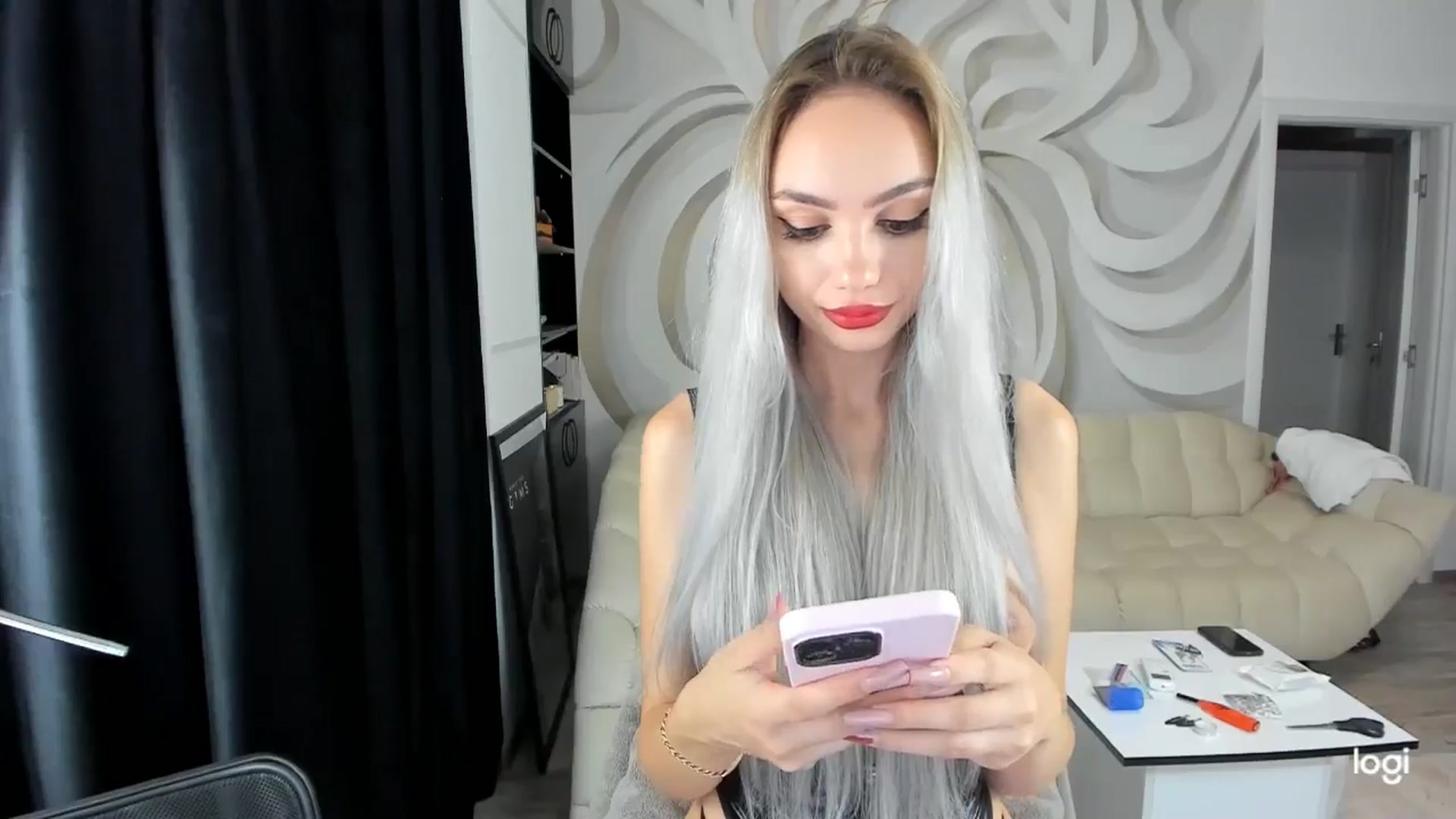 Gallery image thumbnail from HaleySweet18's myfreecams stream on, 09/29/2024, 21:38 image 6 of 20