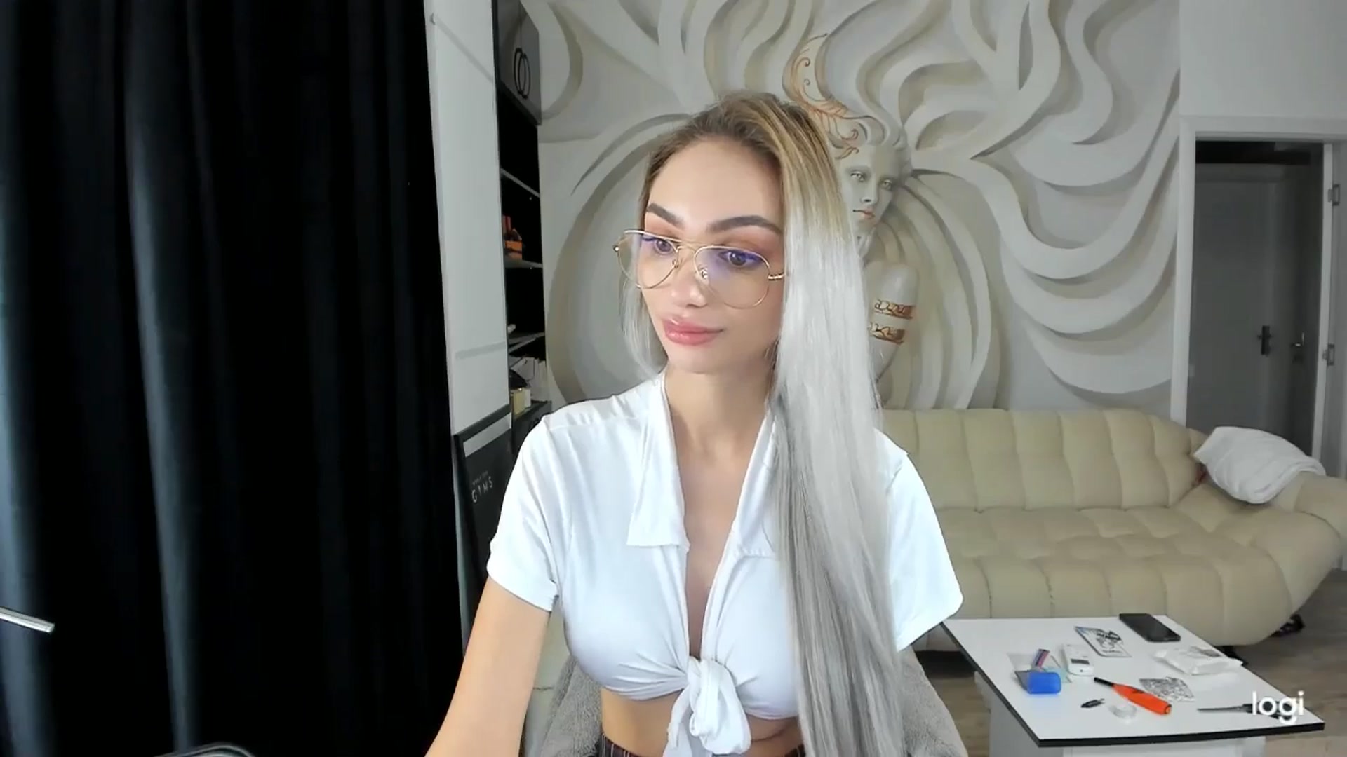 Gallery image thumbnail from HaleySweet18's myfreecams stream on, 09/30/2024, 20:02 image 18 of 20