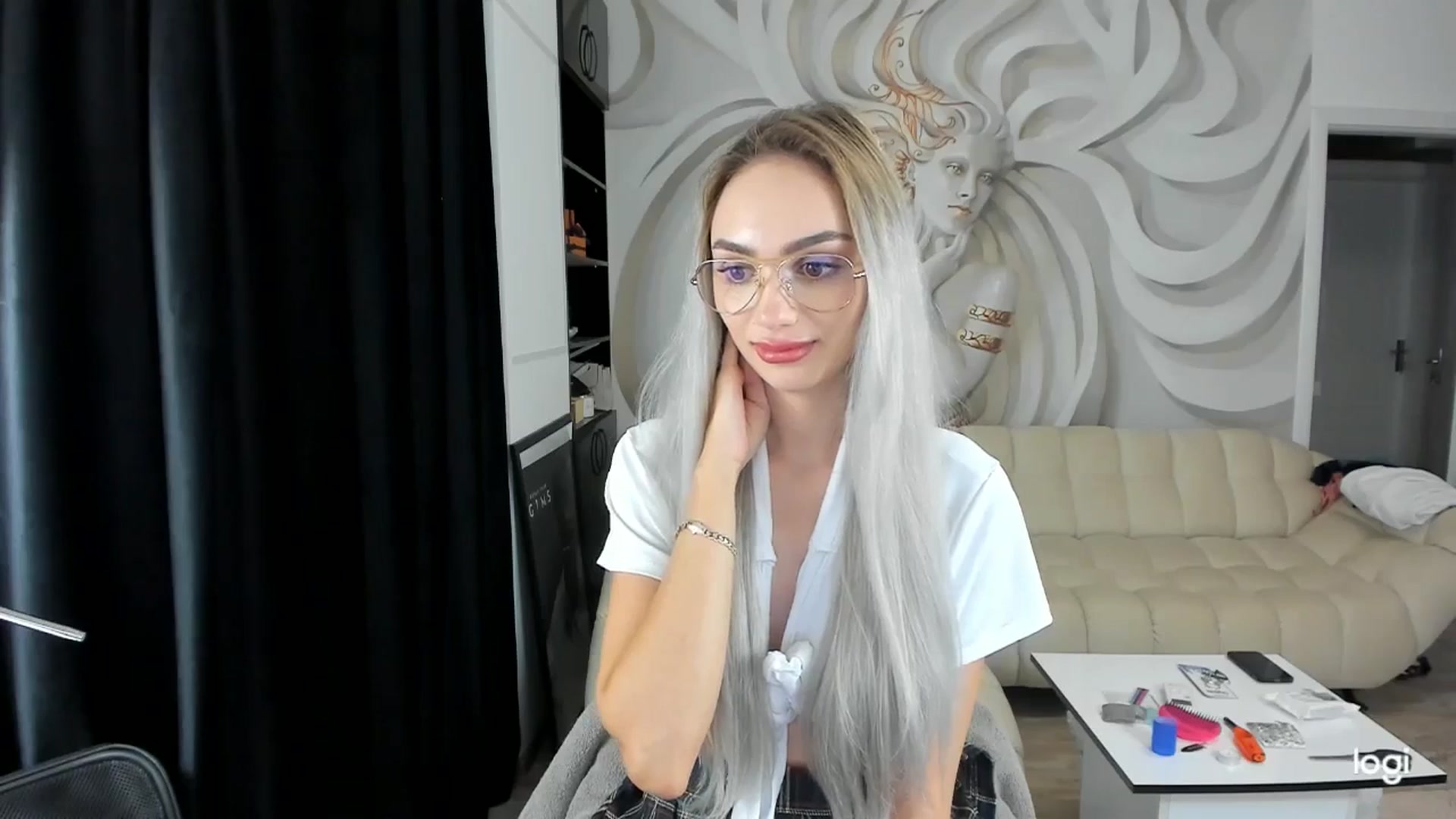 Gallery image thumbnail from HaleySweet18's myfreecams stream on, 10/01/2024, 02:31 image 13 of 20