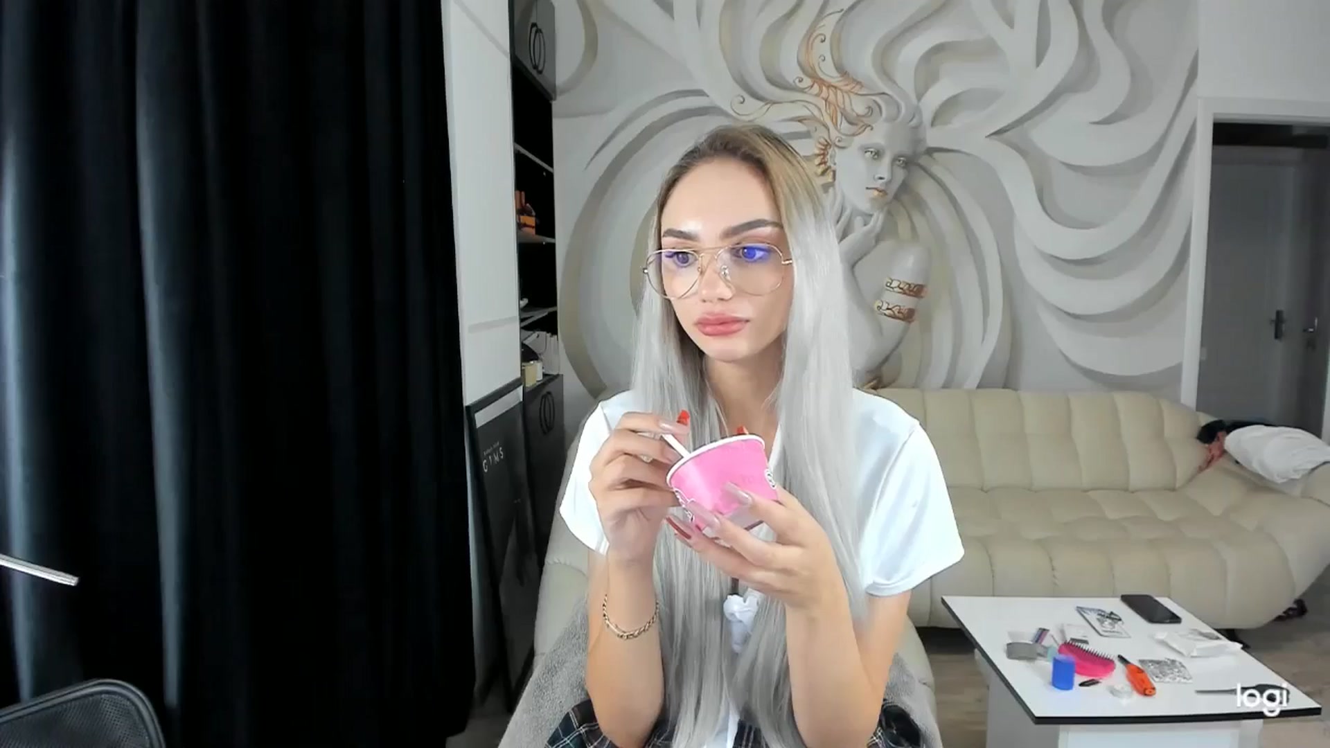 Gallery image thumbnail from HaleySweet18's myfreecams stream on, 10/01/2024, 02:31 image 3 of 20