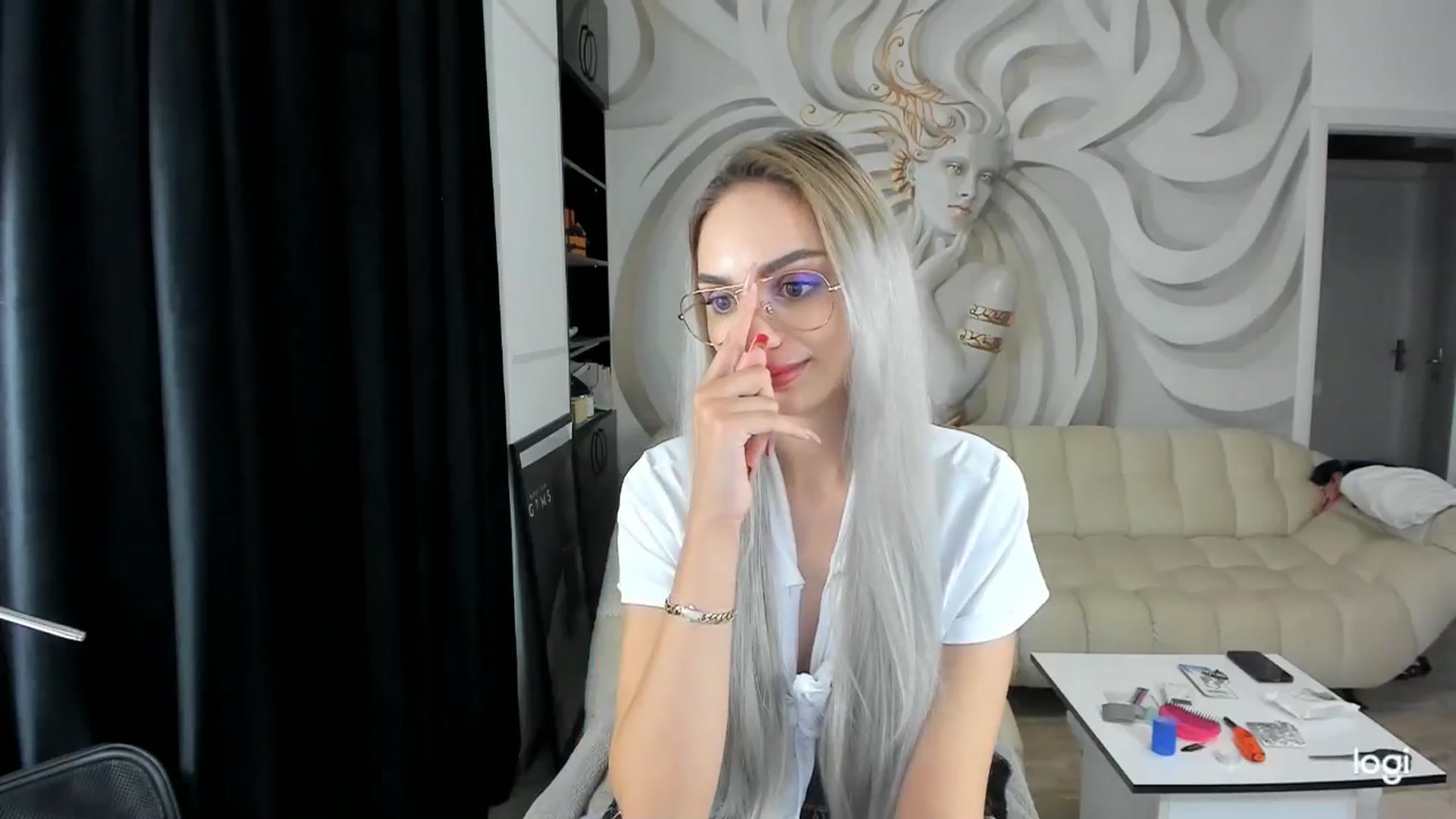Gallery image thumbnail from HaleySweet18's myfreecams stream on, 10/01/2024, 02:31 image 9 of 20