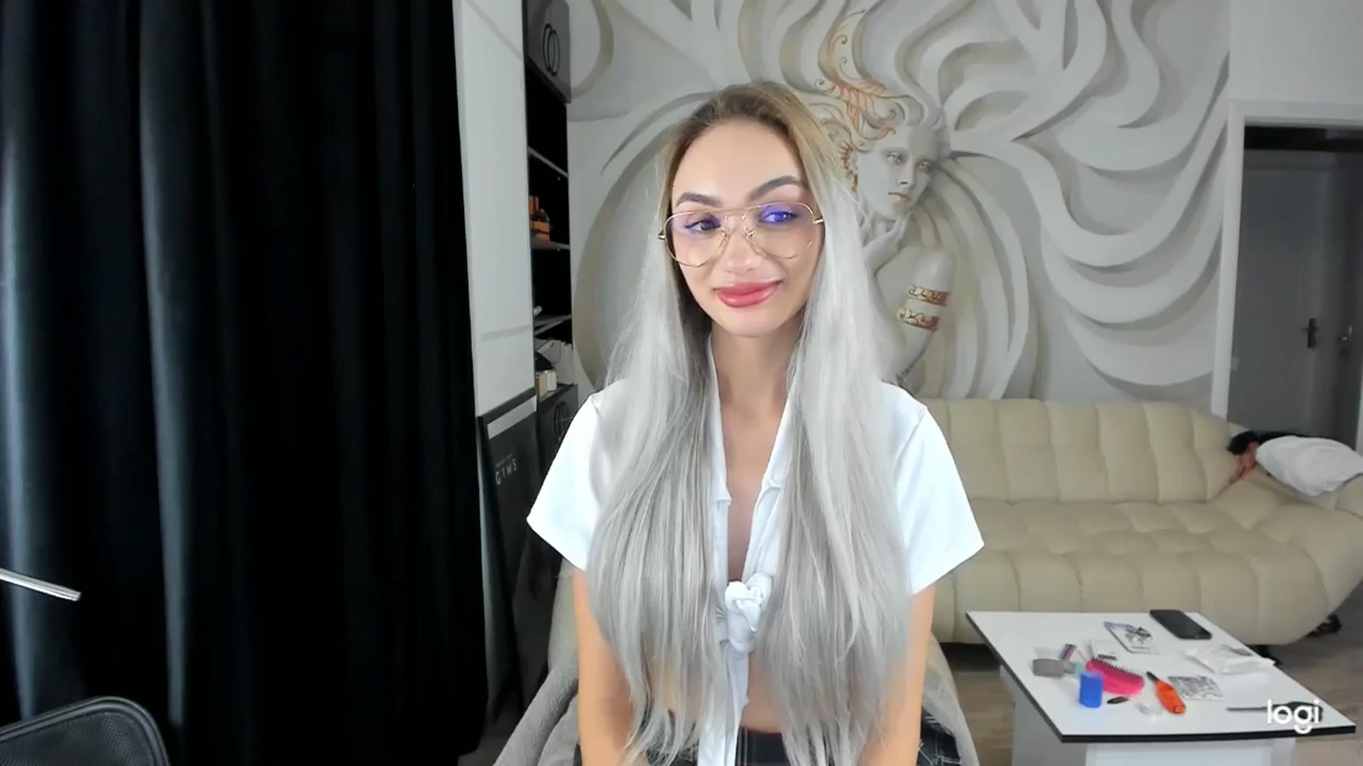 Gallery image thumbnail from HaleySweet18's myfreecams stream on, 10/01/2024, 02:31 image 14 of 20