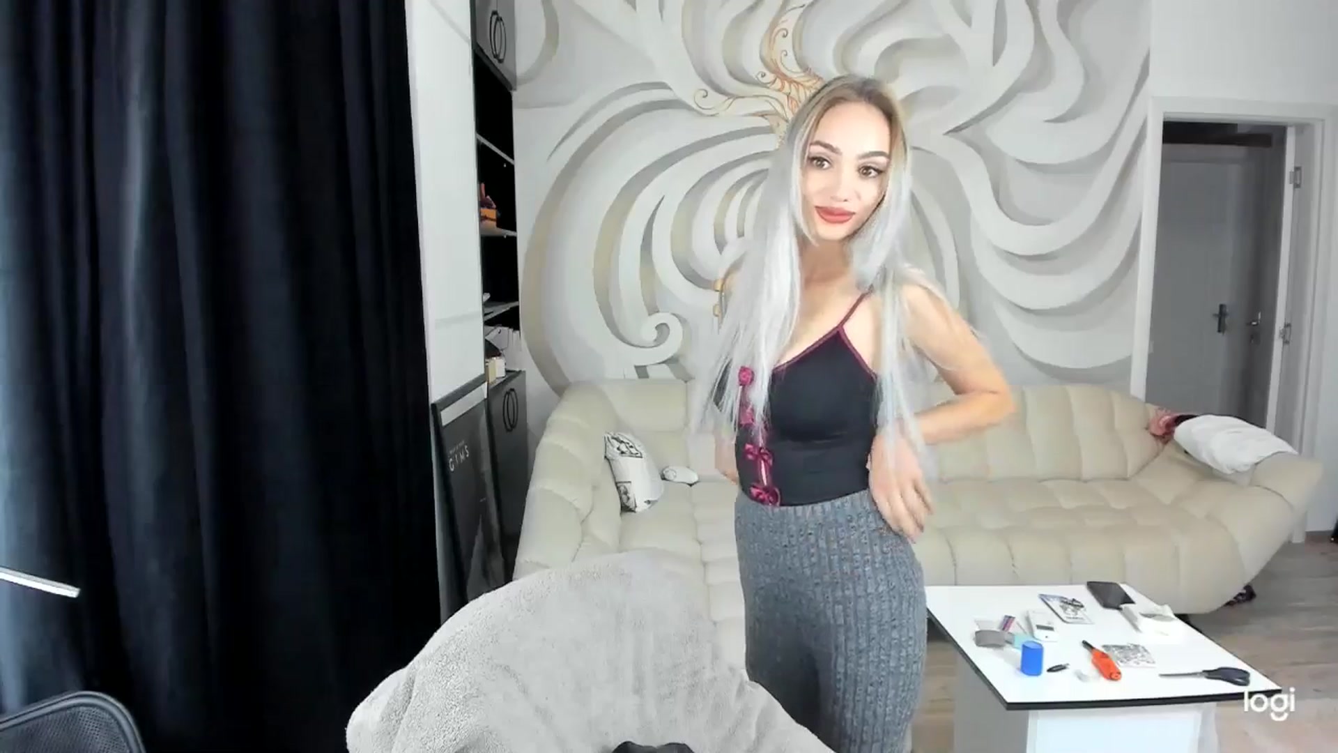 Gallery image thumbnail from HaleySweet18's myfreecams stream on, 10/01/2024, 20:16 image 11 of 20
