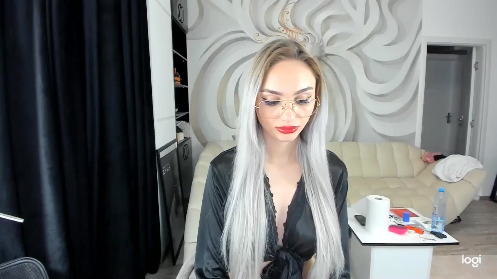 Gallery image thumbnail from HaleySweet18's myfreecams stream on, 10/03/2024, 01:15 image 3 of 20