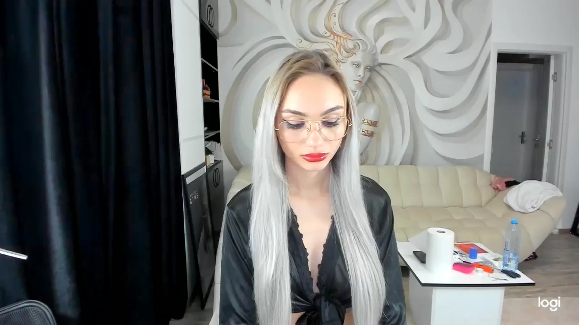 Gallery image thumbnail from HaleySweet18's myfreecams stream on, 10/03/2024, 01:15 image 9 of 20