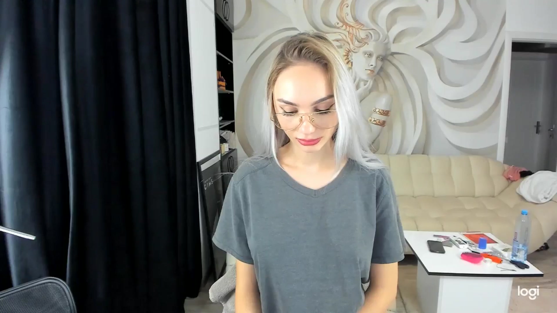 Gallery image thumbnail from HaleySweet18's myfreecams stream on, 10/03/2024, 05:36 image 2 of 20