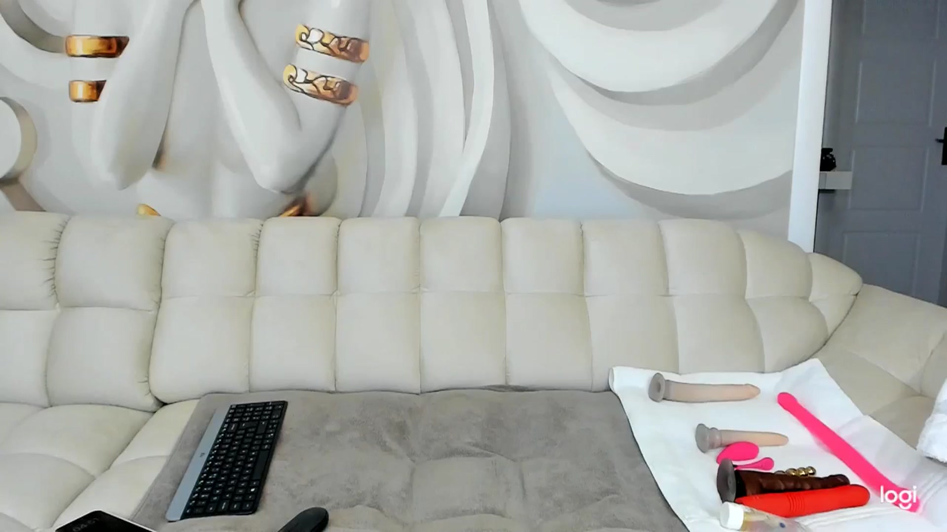 Gallery image thumbnail from HaleySweet18's myfreecams stream on, 10/13/2024, 02:24 image 2 of 20