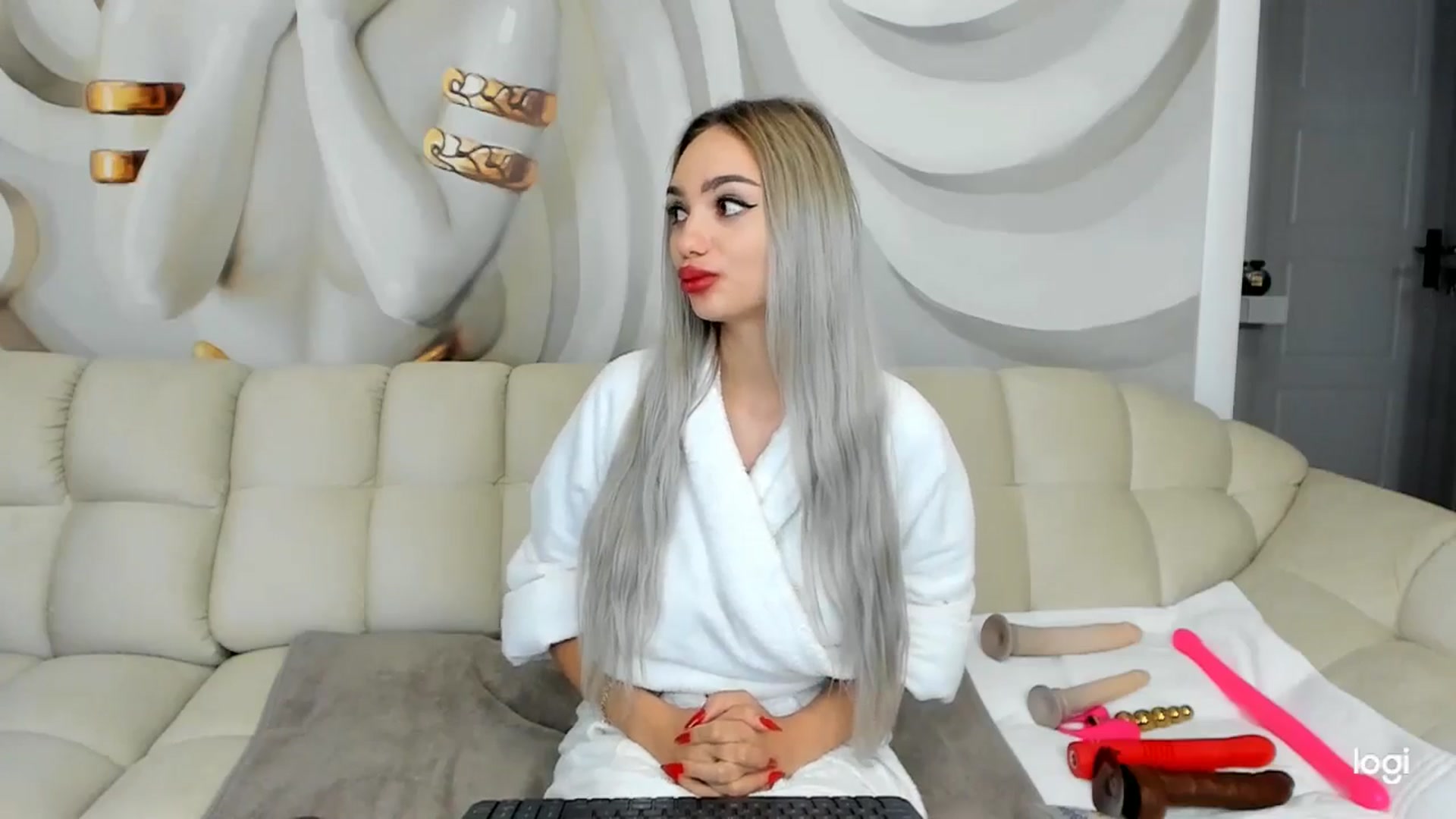 Gallery image thumbnail from HaleySweet18's myfreecams stream on, 10/19/2024, 06:03 image 5 of 20
