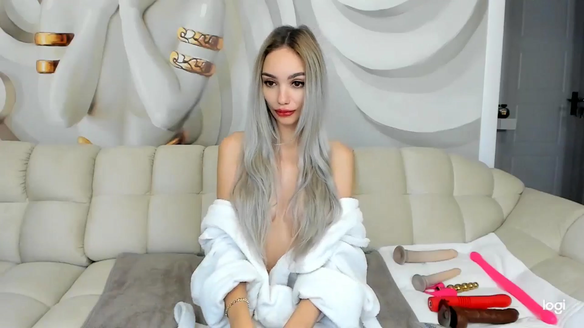 Gallery image thumbnail from HaleySweet18's myfreecams stream on, 10/19/2024, 06:03 image 11 of 20