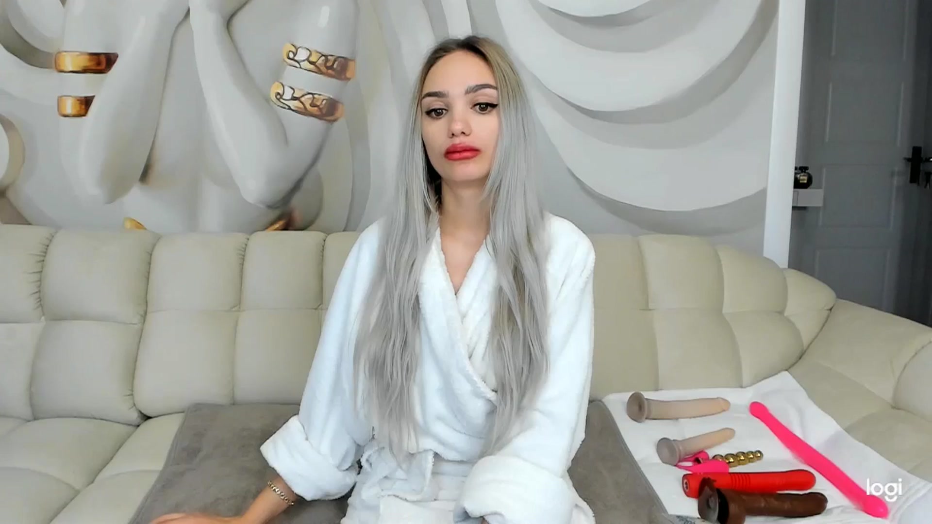 Gallery image thumbnail from HaleySweet18's myfreecams stream on, 10/19/2024, 06:03 image 10 of 20