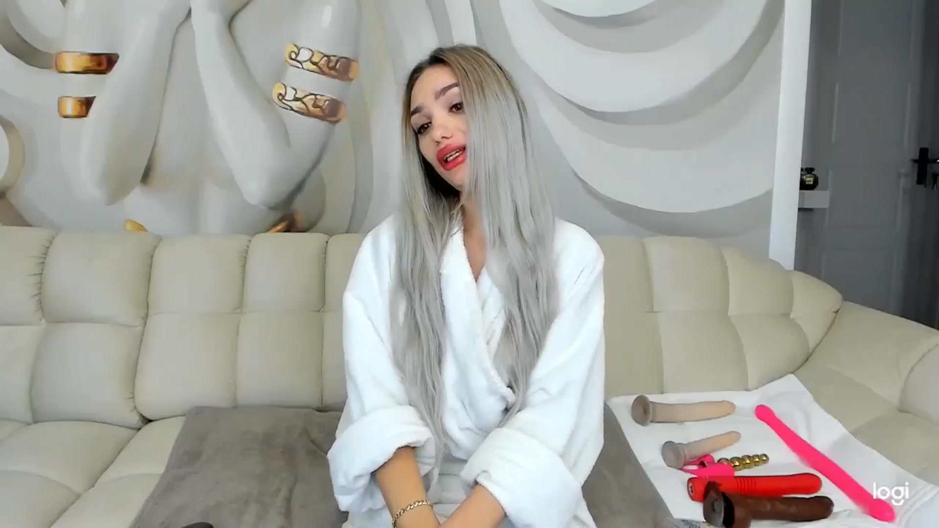 Gallery image thumbnail from HaleySweet18's myfreecams stream on, 10/19/2024, 06:03 image 9 of 20
