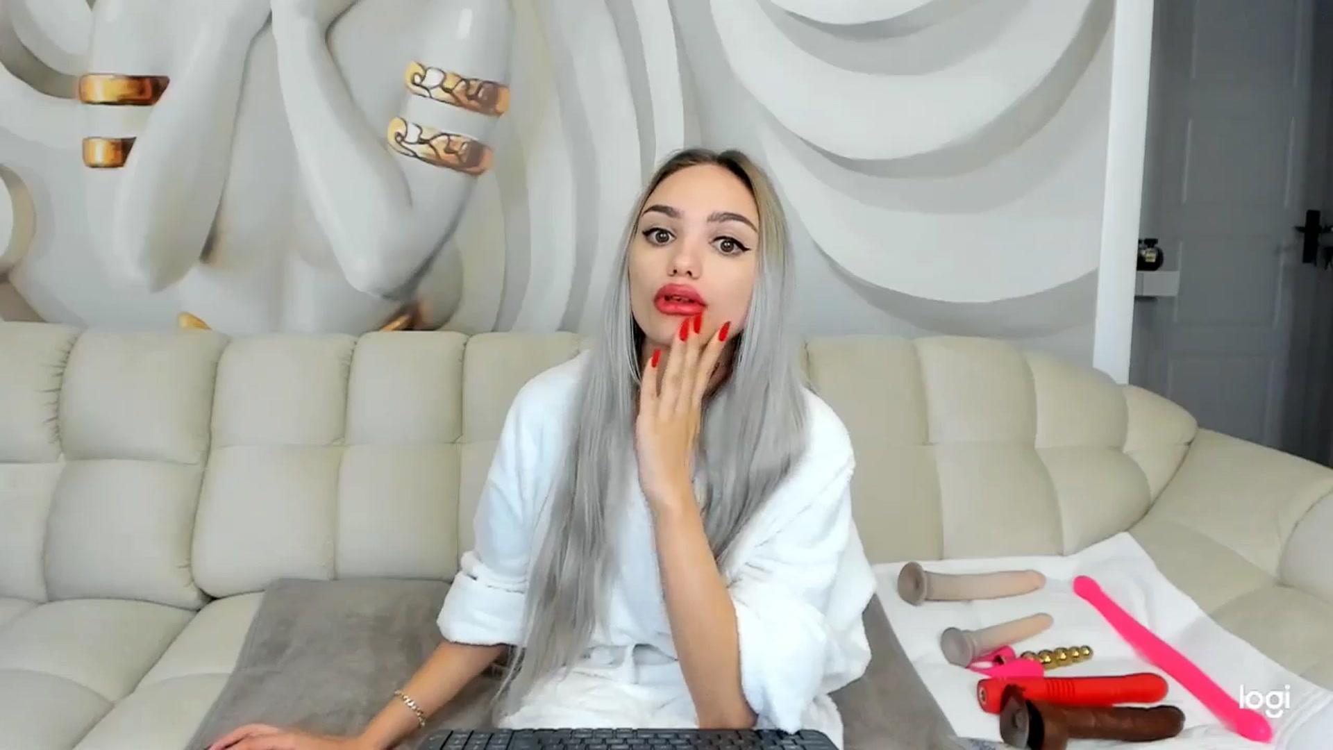 Gallery image thumbnail from HaleySweet18's myfreecams stream on, 10/19/2024, 06:03 image 7 of 20