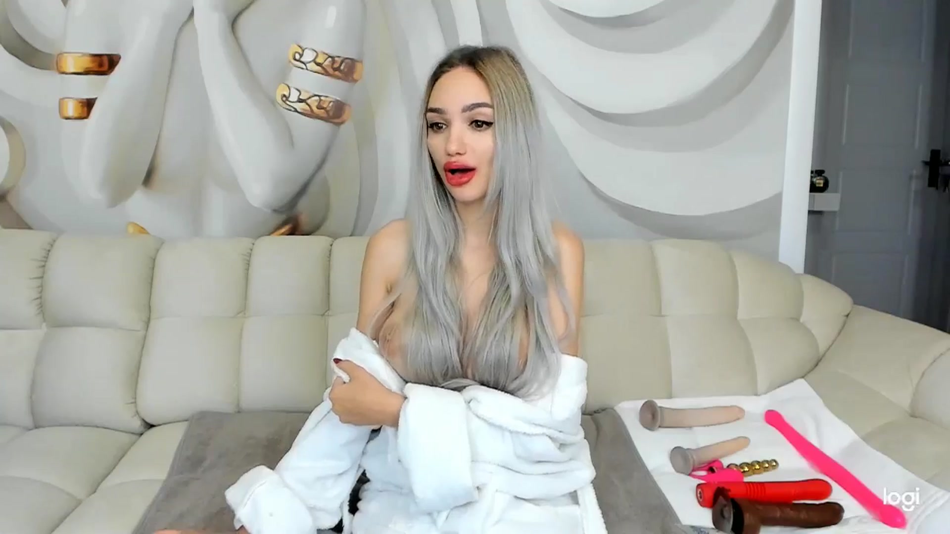 Gallery image thumbnail from HaleySweet18's myfreecams stream on, 10/19/2024, 06:03 image 13 of 20
