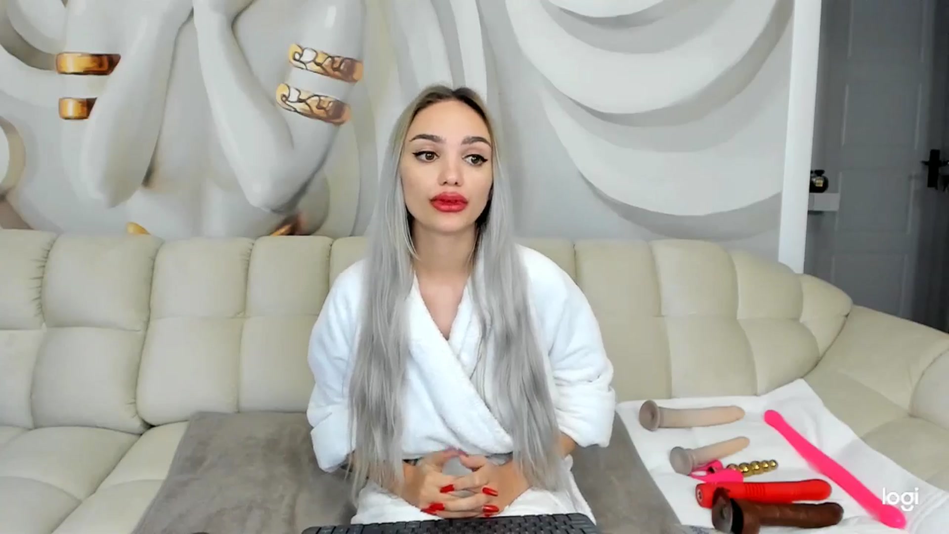 Gallery image thumbnail from HaleySweet18's myfreecams stream on, 10/19/2024, 06:03 image 6 of 20