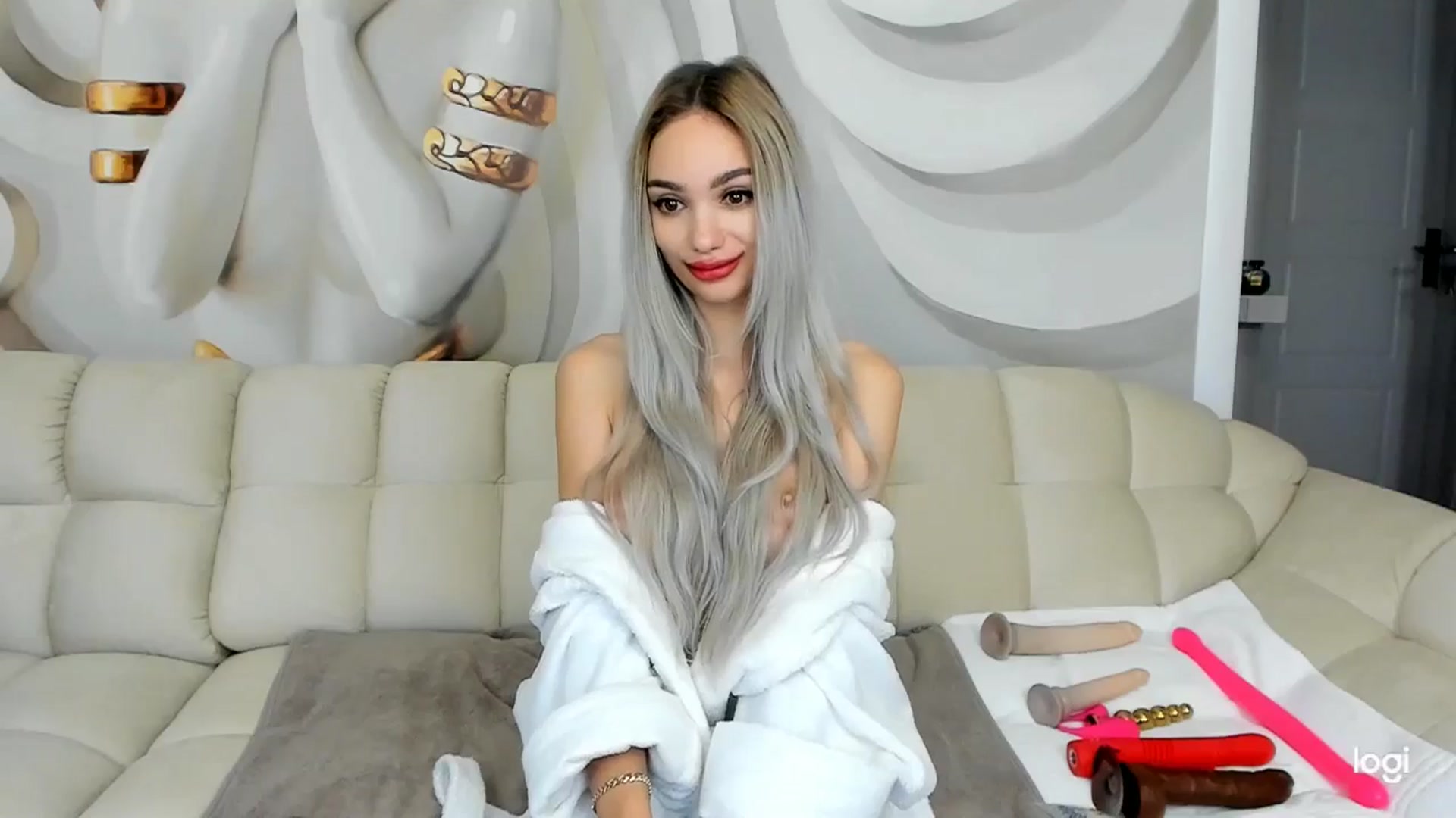 Gallery image thumbnail from HaleySweet18's myfreecams stream on, 10/19/2024, 06:03 image 12 of 20
