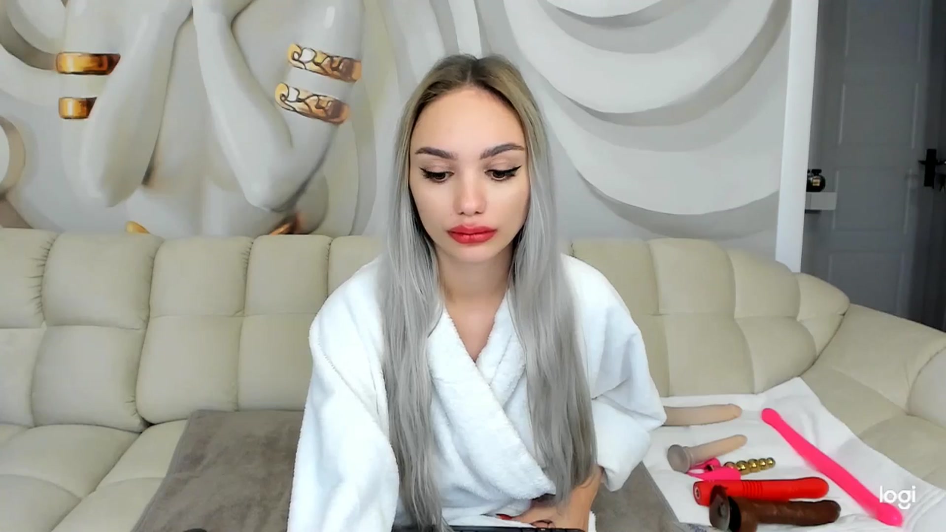 Gallery image thumbnail from HaleySweet18's myfreecams stream on, 10/19/2024, 06:03 image 4 of 20