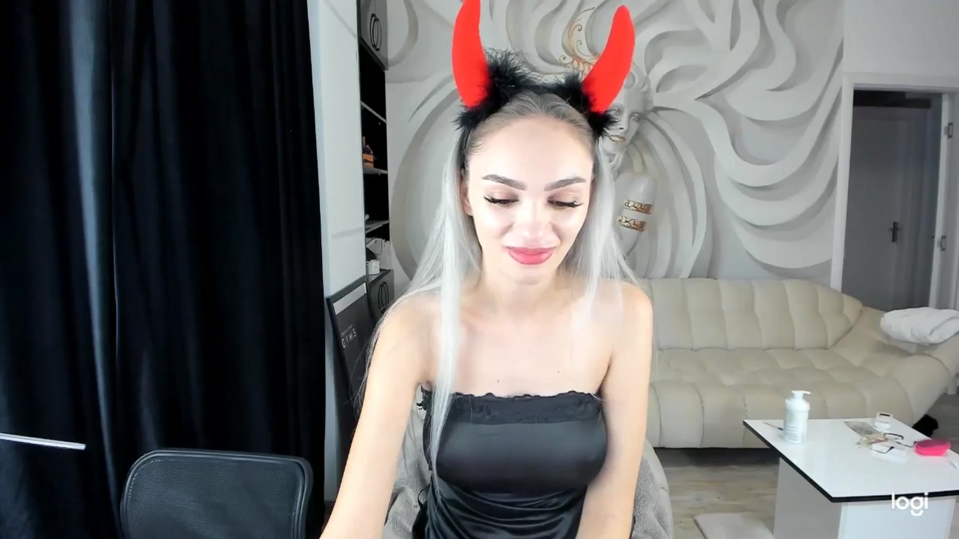 Gallery image thumbnail from HaleySweet18's myfreecams stream on, 10/29/2024, 01:04 image 13 of 20