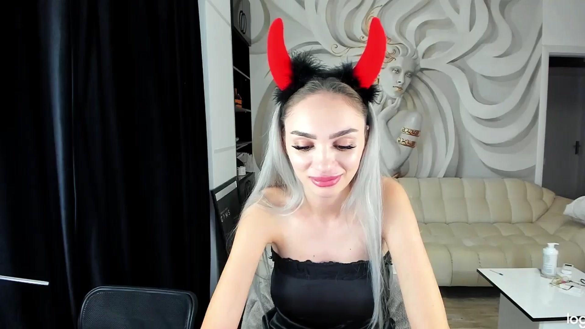 Gallery image thumbnail from HaleySweet18's myfreecams stream on, 10/29/2024, 02:18 image 6 of 20