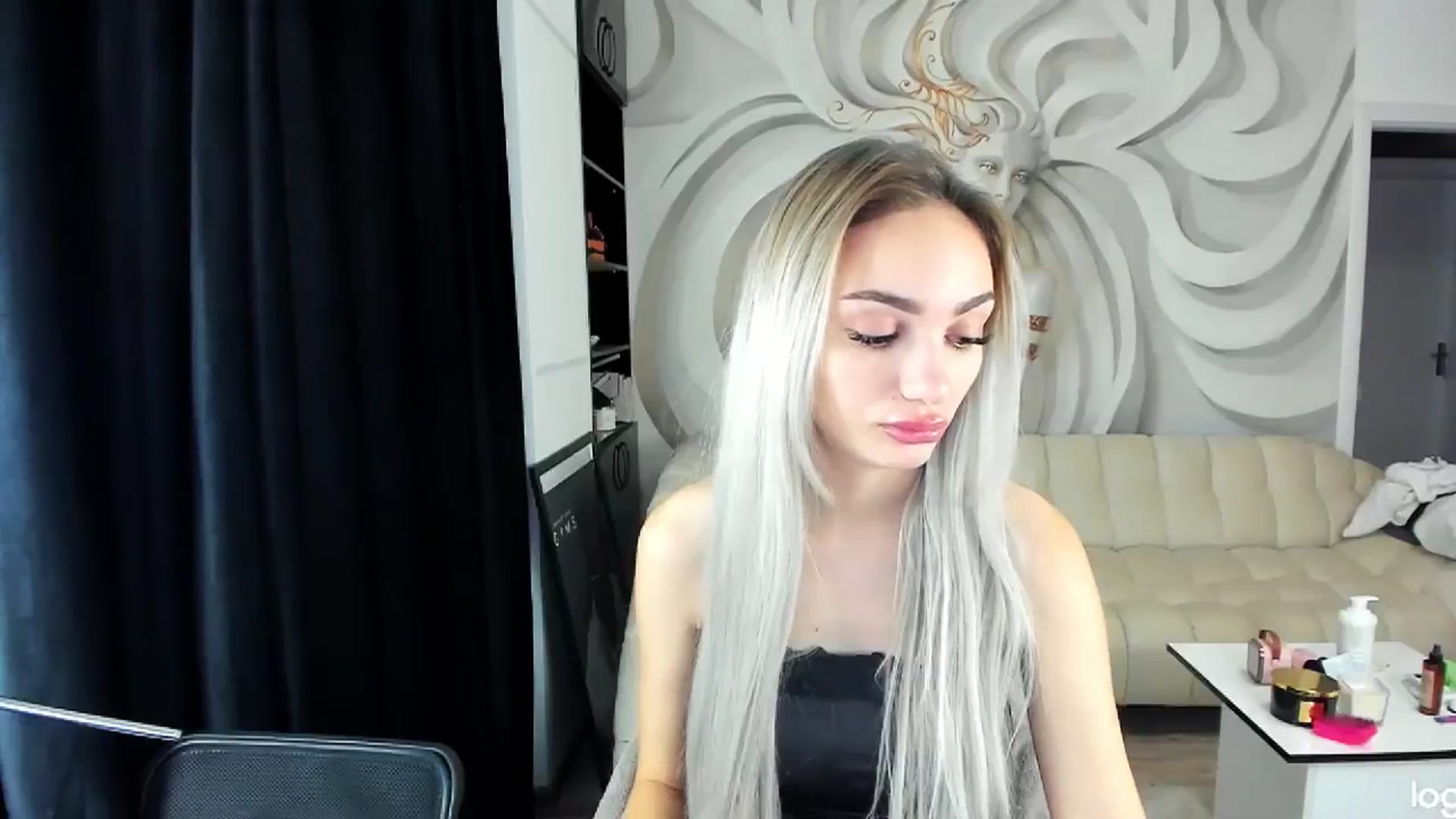 Gallery image thumbnail from HaleySweet18's myfreecams stream on, 11/06/2024, 21:40 image 17 of 20