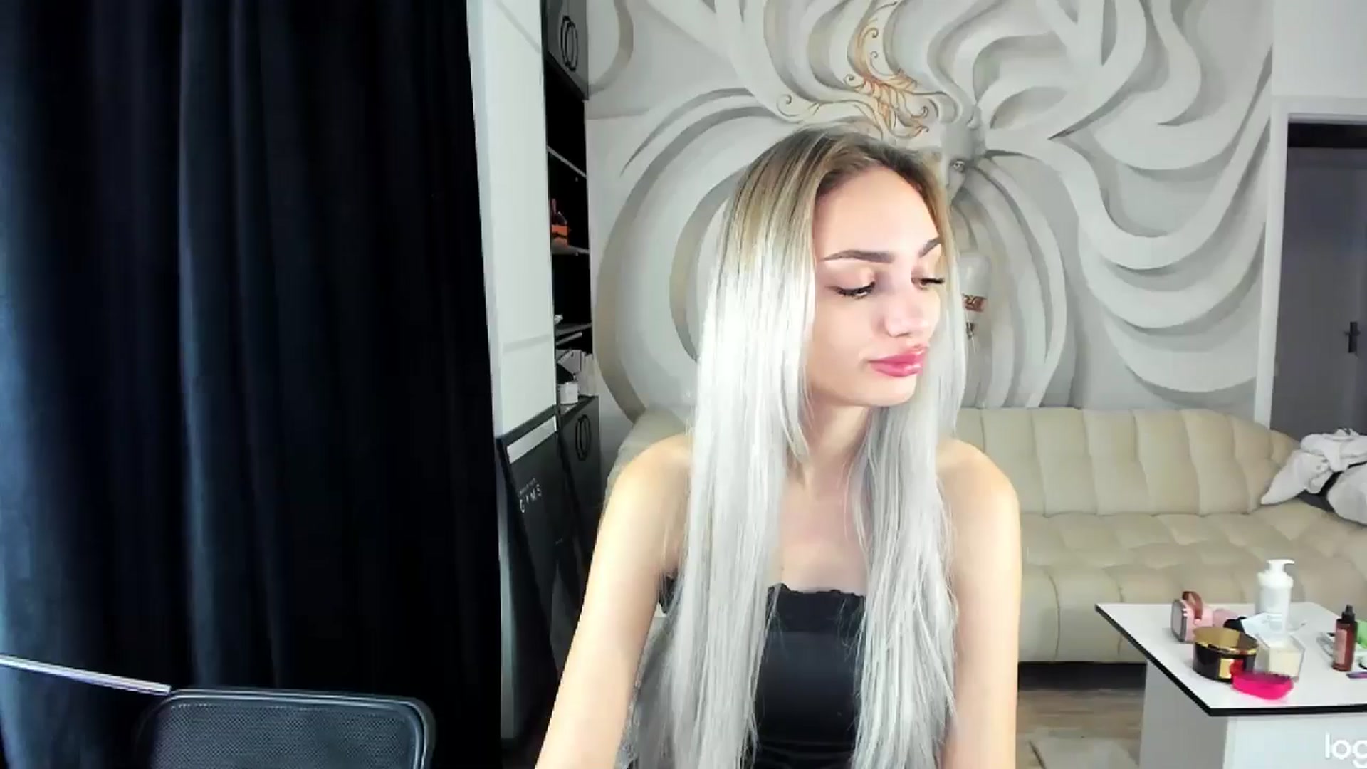 Gallery image thumbnail from HaleySweet18's myfreecams stream on, 11/06/2024, 21:40 image 6 of 20