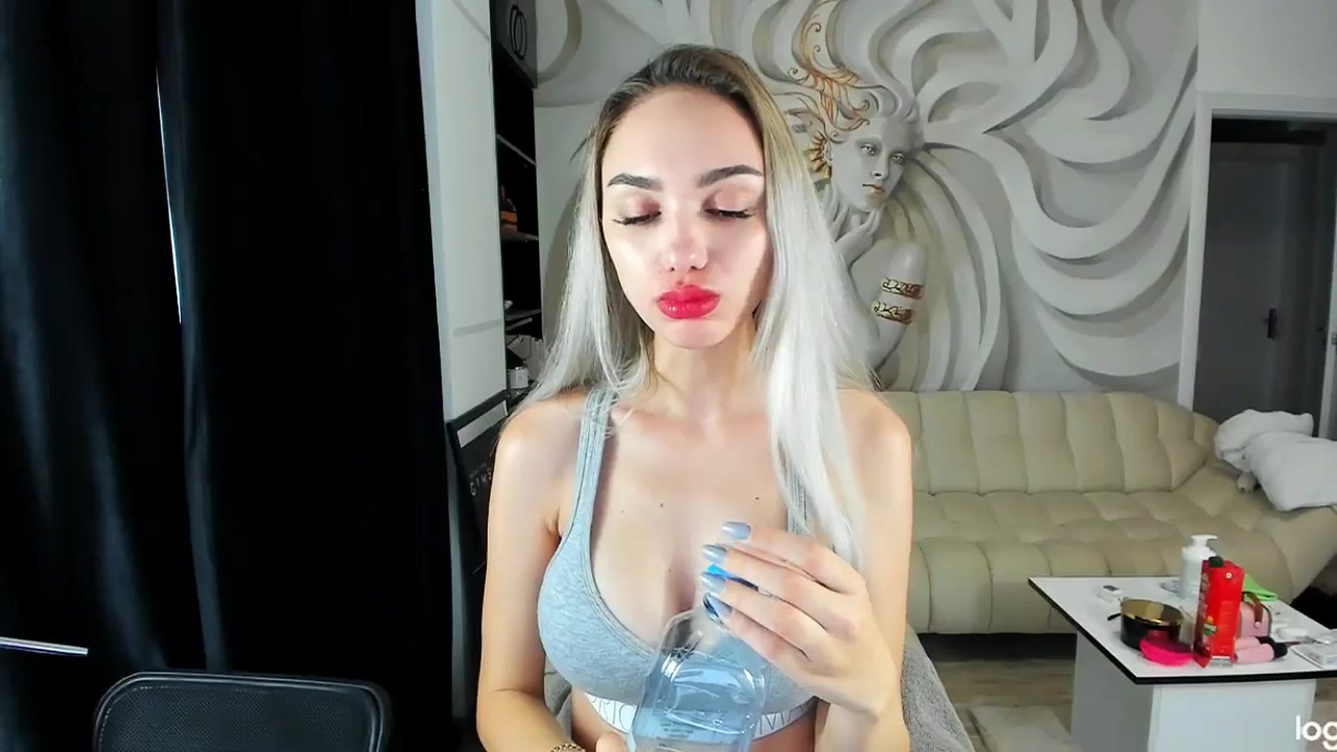 Gallery image thumbnail from HaleySweet18's myfreecams stream on, 11/10/2024, 06:51 image 10 of 20